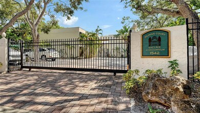 1542 Oak St unit 102, Sarasota, FL 34236 - photo 3