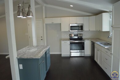 3554 SW Nottingham Rd, Topeka, KS 66614 - photo 6