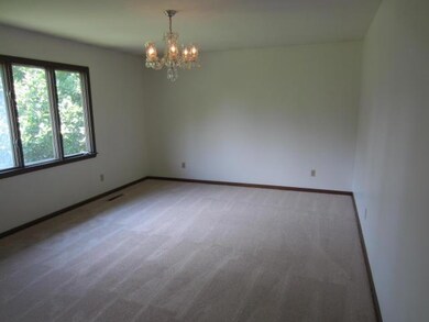Dining/mf family room