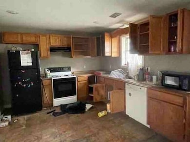 428 E 4th St, Lonoke, AR 72086 - photo 5