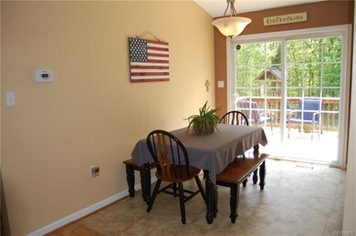 Eat-In kitchen
