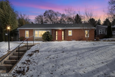 112 Irving Rd, York, PA 17403 - photo 2