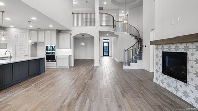 747 Alta Cir, Canyon Lake, TX 78132 - photo 4