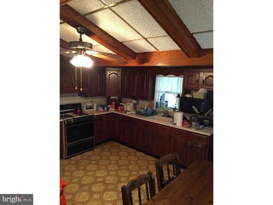 4454 Salmon St, Philadelphia, PA 19137 - photo 3