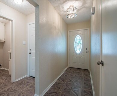 2000 Knoxville Dr, Bedford, TX 76022 - photo 4