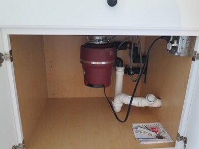 23 Pond St unit 4, South Weymouth, MA 02190 - photo 4