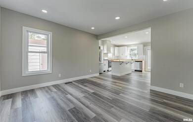 102 Oscar St, Lincoln, IL 62656 - photo 4