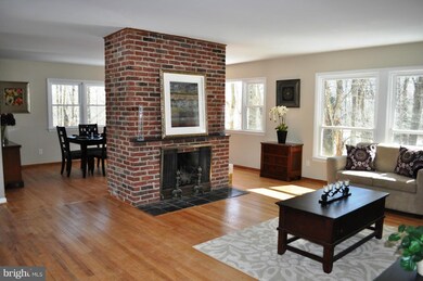 3303 Parkside Terrace, Fairfax, VA 22031 - photo 3