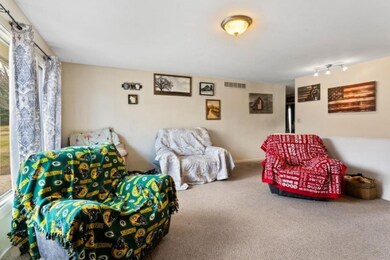 3_2SFranklin_165_LivingRoom_LowRes
