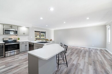 4028 Rownd St, Cedar Falls, IA 50613 - photo 7