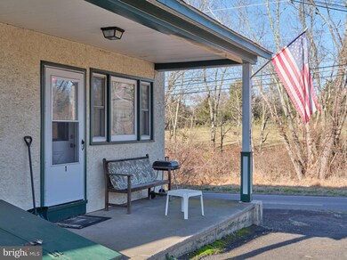 345 E Dark Hollow Rd unit 1, Pipersville, PA 18947 - photo 2
