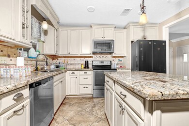 28418 Champion Oaks Dr, Magnolia, TX 77354 - photo 5