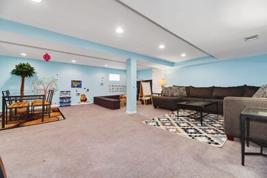 1674 Ash St, Des Plaines, IL 60018 - photo 7