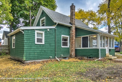 406 Pleasant St, Lansing, MI 48906 - photo 4