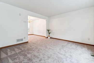 4784 Nieles Edge Dr, Columbus, OH 43232 - photo 4