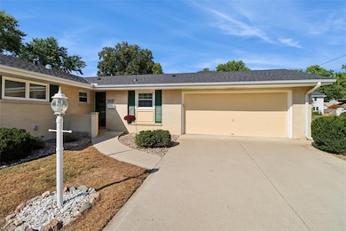 7215 Washington Ave, Windsor Heights, IA 50324 - photo 3