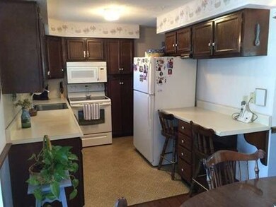 84 Fuller St unit 10, Ludlow, MA 01056 - photo 2