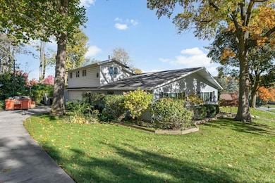 1819 Woodmont Dr, South Bend, IN 46614 - photo 3