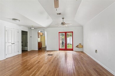 Generously proportioned Living and Dining area