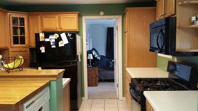 7419 Cedar St, Davenport, IA 52806 - photo 4