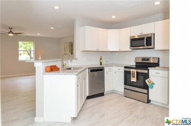 1325 Fieldcrest, New Braunfels, TX 78130 - photo 6