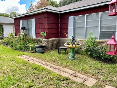 1110 Allen St, Rosenberg, TX 77471 - photo 2