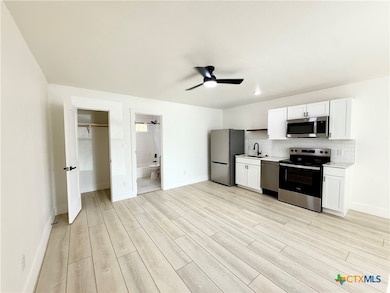 2204 W San Antonio St unit 6, New Braunfels, TX 78130 - photo 3