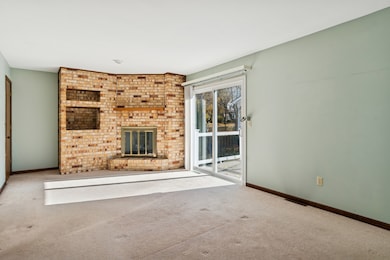 unlisted-address, Oswego, IL 60543 - photo 7