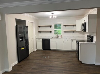 111 Stagg St, Harrodsburg, KY 40330 - photo 4