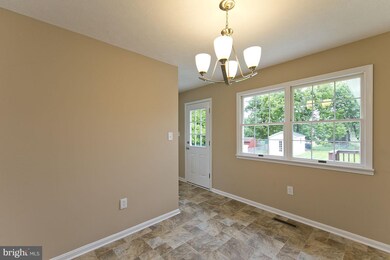 317 Walton St, Strasburg, VA 22657 - photo 7