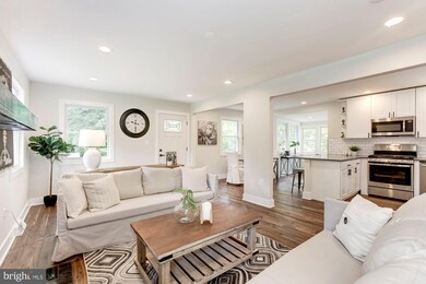 204 46th St NE, Washington, DC 20019 - photo 4