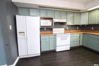 621 6th St, Camanche, IA 52730 - photo 6