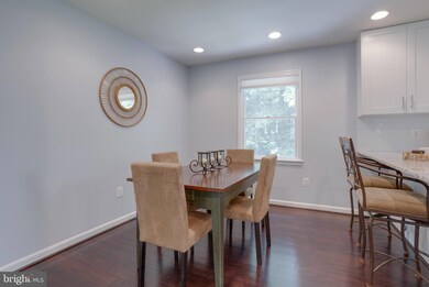 9146 Silchester Ct, Burke, VA 22015 - photo 7