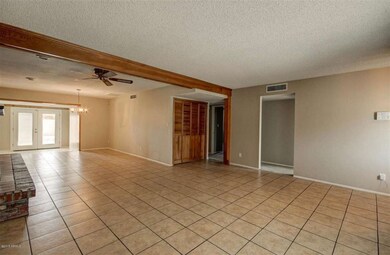 Living Room/Dining Room