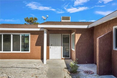 13977 Arrowhead Dr, Victorville, CA 92395 - photo 4