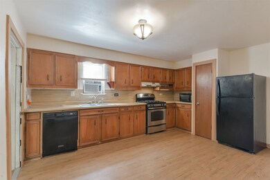 1302 Betsy Ross St, Alvin, TX 77511 - photo 5