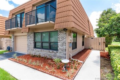 1606 W Harmony Lake Cir, Davie, FL 33324 - photo 4