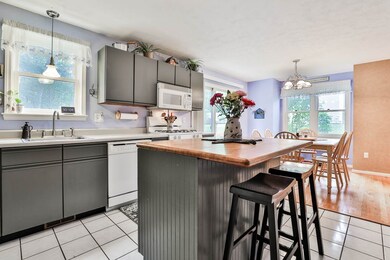 22 1/2 Rangers Dr unit B, Hudson, NH 03051 - photo 2