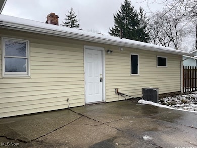 8768 Parkdale Dr, North Royalton, OH 44133 - photo 2