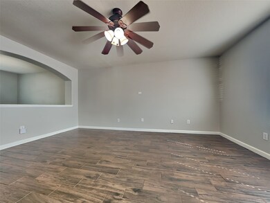 6614 Hampden Point Ct, Houston, TX 77040 - photo 2