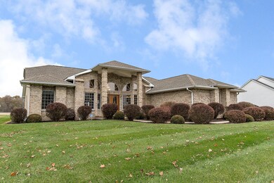 1380 Eastwood Dr, Circleville, OH 43113 - photo 3