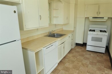 114 S 3rd St, Lemoyne, PA 17043 - photo 5