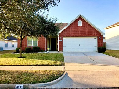 8919 Durham Manor Ln, Houston, TX 77075 - photo 2