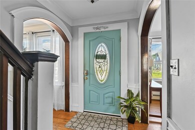 142 Lyndon Rd Cranston RI 02920 - Entry