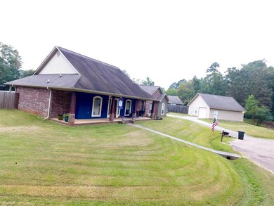 321 Memorial Dr, Wake Village, TX 75501 - photo 2