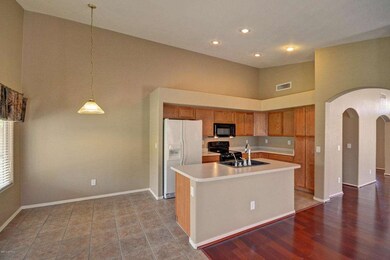 6 - Eat In Kitchen
