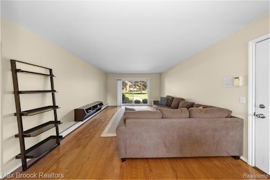 2440 Parmenter Blvd unit 112, Royal Oak, MI 48073 - photo 5