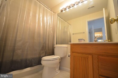 9298 Cardinal Forest Ln unit 9298A, Lorton, VA 22079 - photo 2