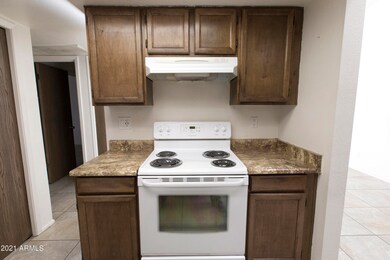KITCHEN 04 - 83U3598