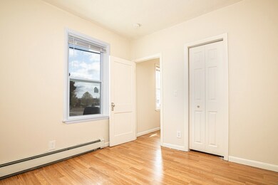 8 Randall St, Pawtucket, RI 02860 - photo 4